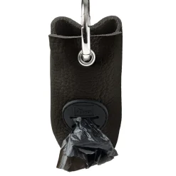 Hunter Yuna høm høm holder sort