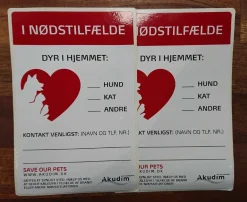 Mit dyr er alene hjemme - 2 stk Klistermærke