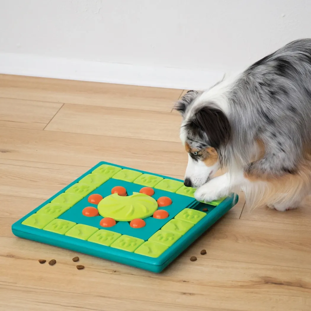 Nina Ottosson Multipuzzle Niveau 4 - udfordrende aktivitetslegetøj til hunde